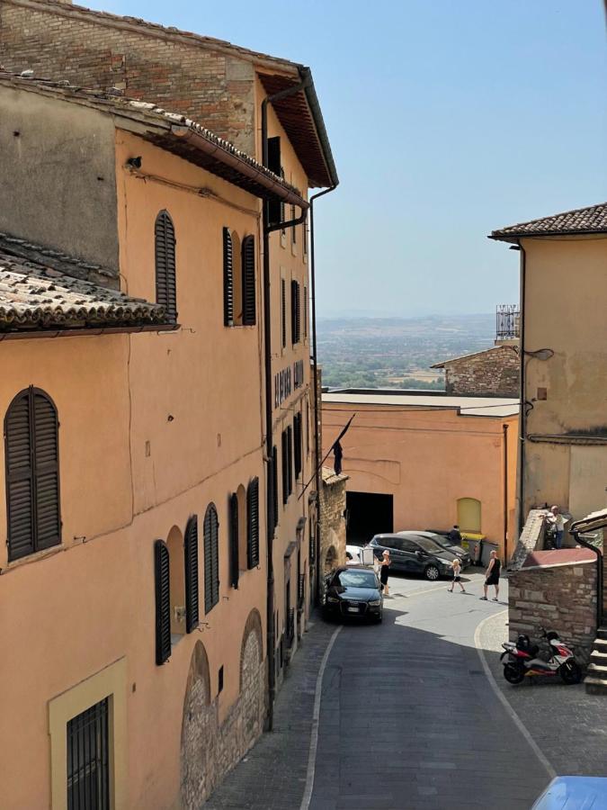 Assisi Ad Apartments - Fratello Sole Luxury Loft ภายนอก รูปภาพ